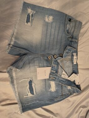 KanCan Light Wash Distressed High Rise Denim Shorts Size 11/29